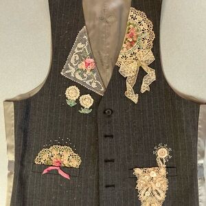 Elegant Gray Embroidered Women’s Vest / Nino Cerruti